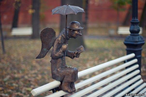 Посмотреть новость Скульптура ангела-старика
