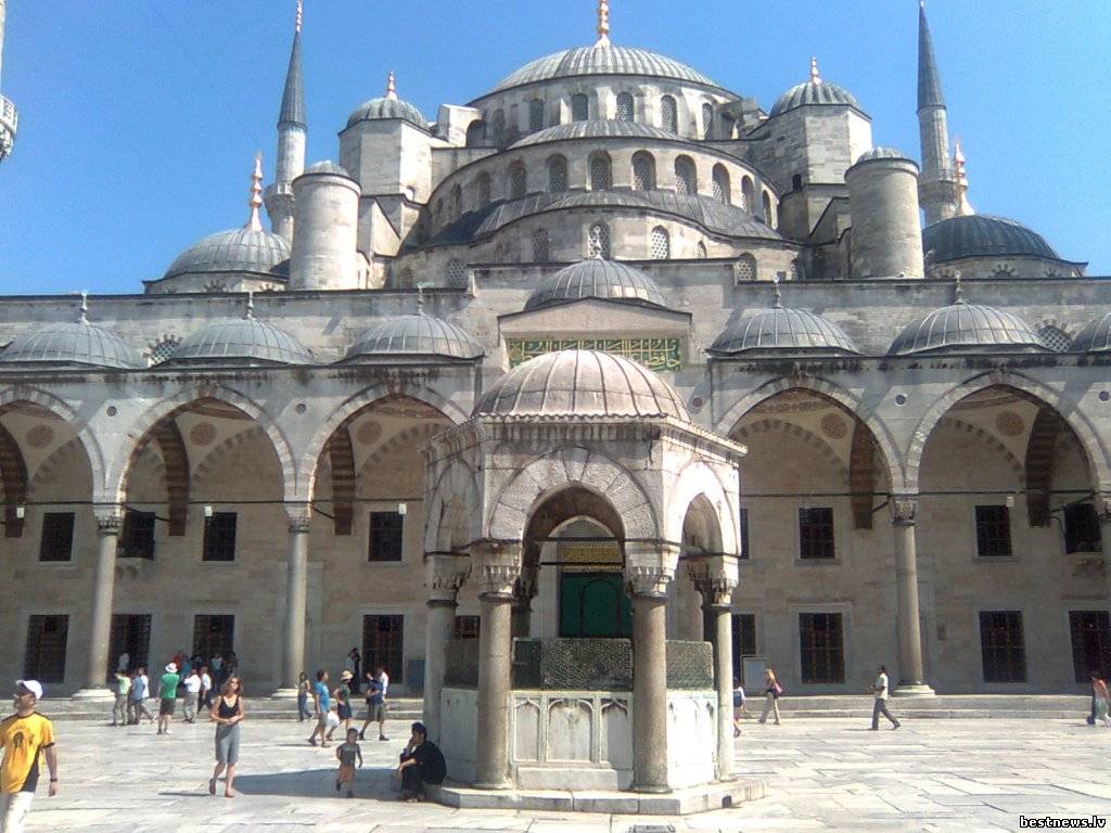 Посмотреть новость Голубая мечеть в Стамбуле