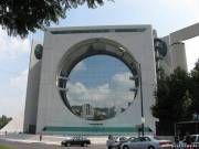 Calakmul building - здание в виде гигантской стиральной машины в Мехико.