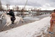 Зимний серфинг на коне, Россия